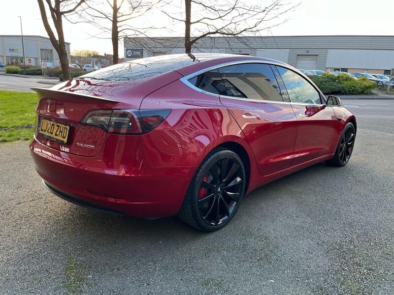 TESLA MODEL 3