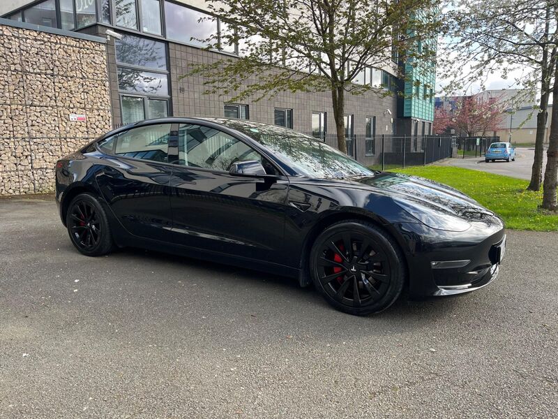 TESLA MODEL 3