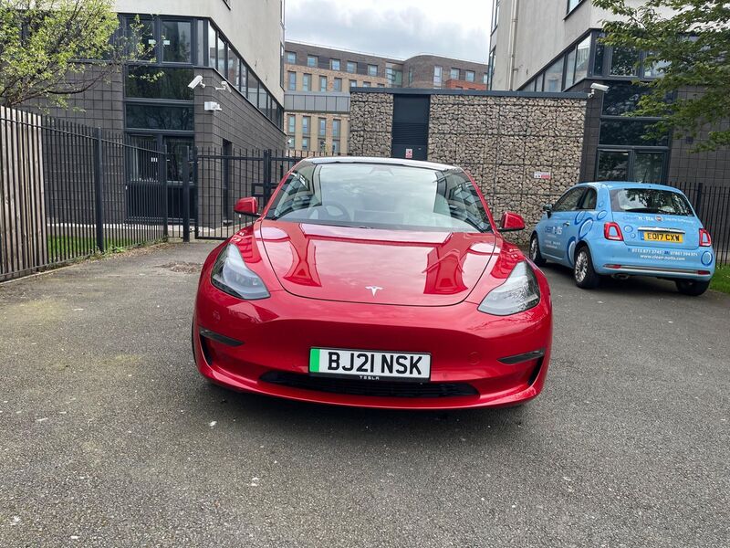 TESLA MODEL 3