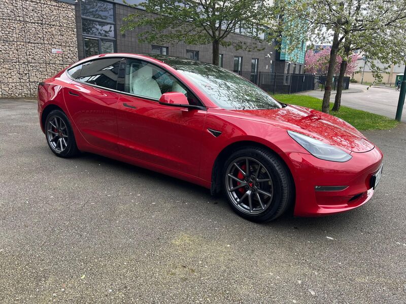 TESLA MODEL 3