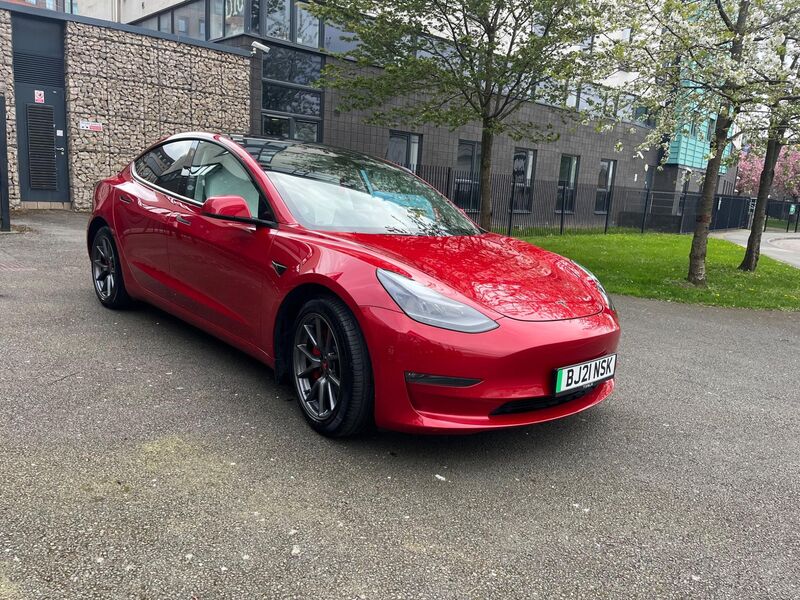 TESLA MODEL 3