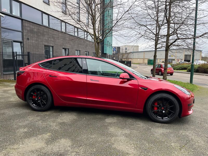 TESLA MODEL 3
