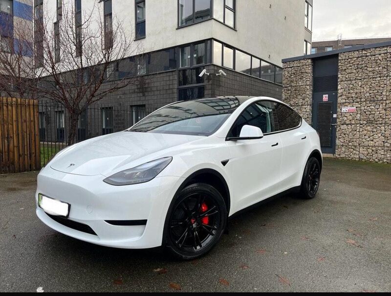 TESLA MODEL Y