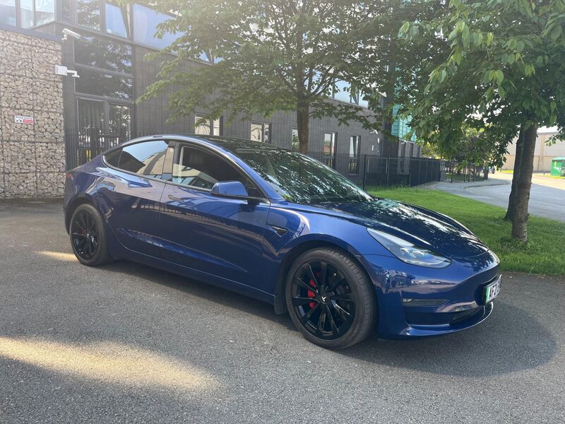 TESLA MODEL 3