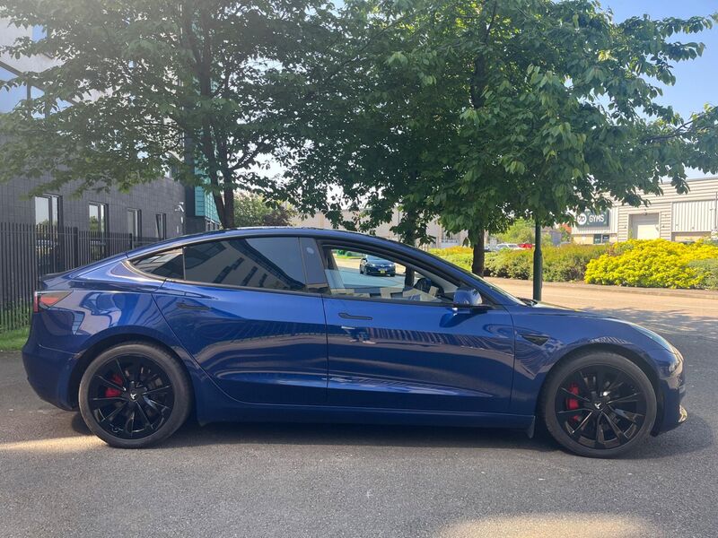 TESLA MODEL 3