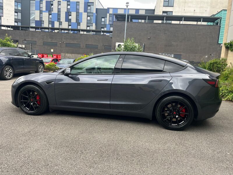 TESLA MODEL 3