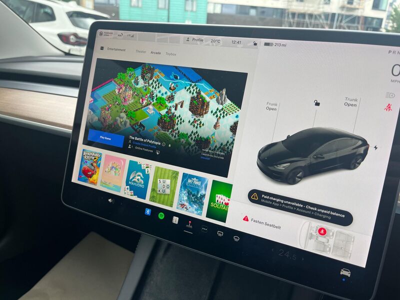 TESLA MODEL 3