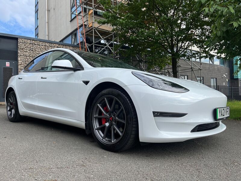 TESLA MODEL 3