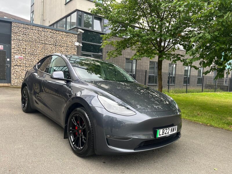 TESLA MODEL Y