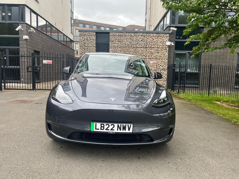 TESLA MODEL Y