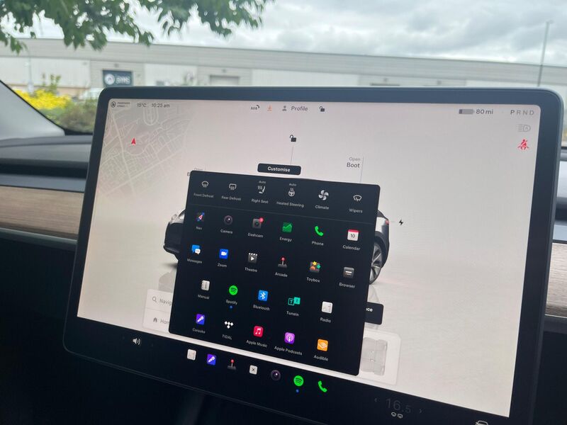 TESLA MODEL Y