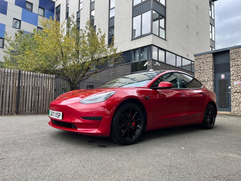 TESLA MODEL 3