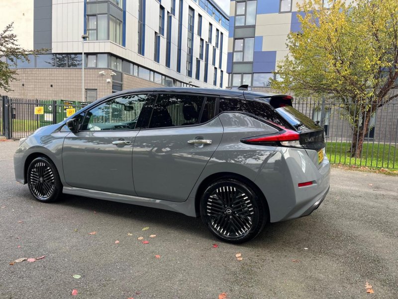 NISSAN LEAF