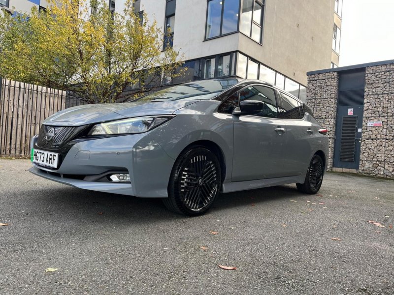 NISSAN LEAF