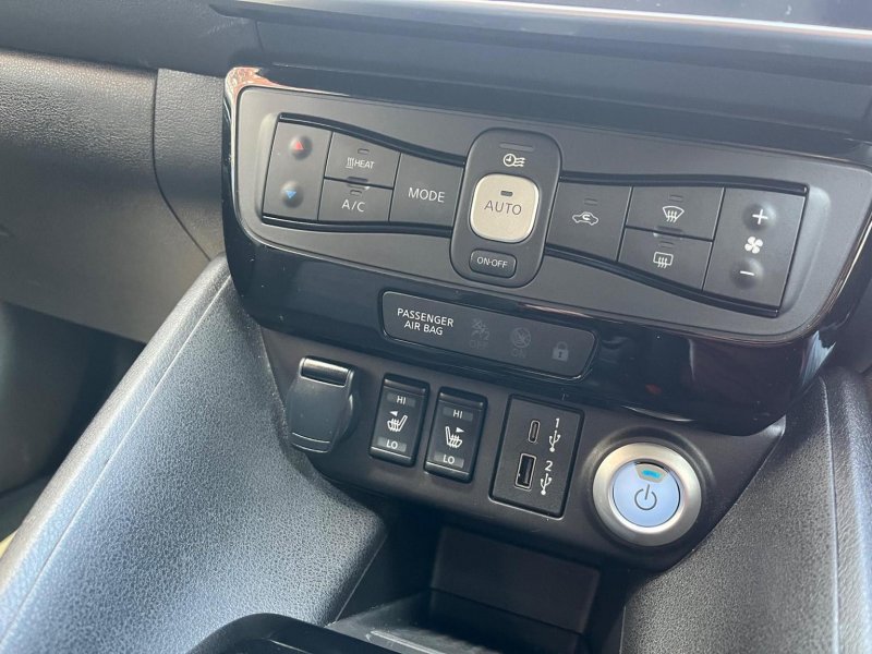 NISSAN LEAF