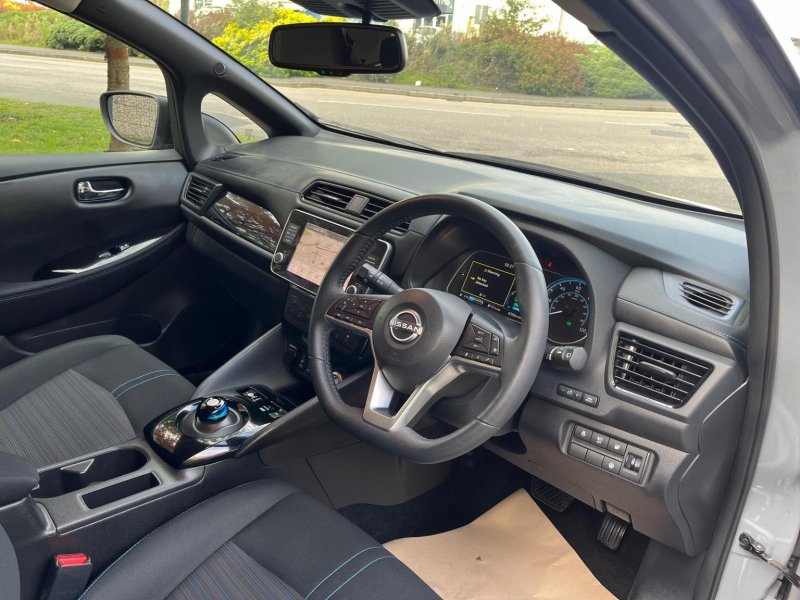 NISSAN LEAF