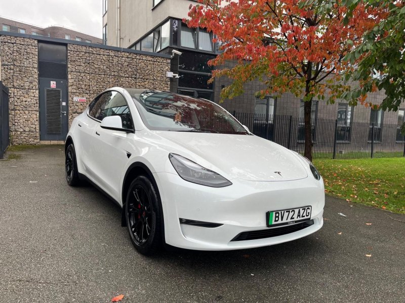 TESLA MODEL Y