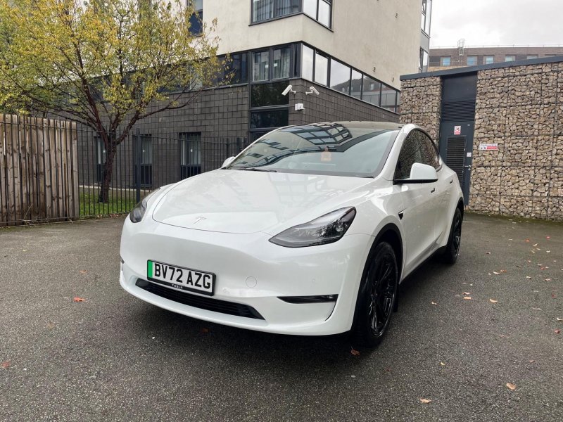 TESLA MODEL Y