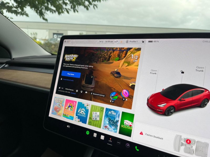 TESLA MODEL 3