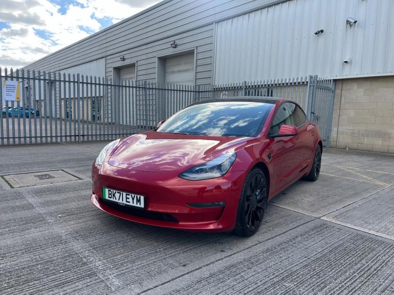 TESLA MODEL 3