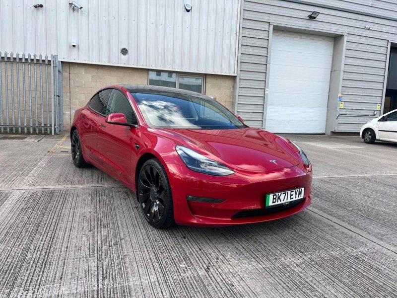 TESLA MODEL 3