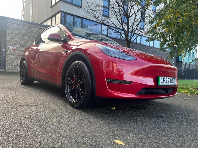 TESLA MODEL Y