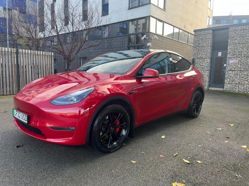 TESLA MODEL Y