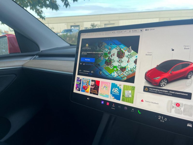 TESLA MODEL Y