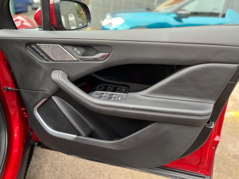 JAGUAR I-Pace