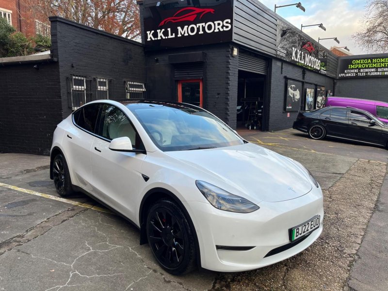TESLA MODEL Y