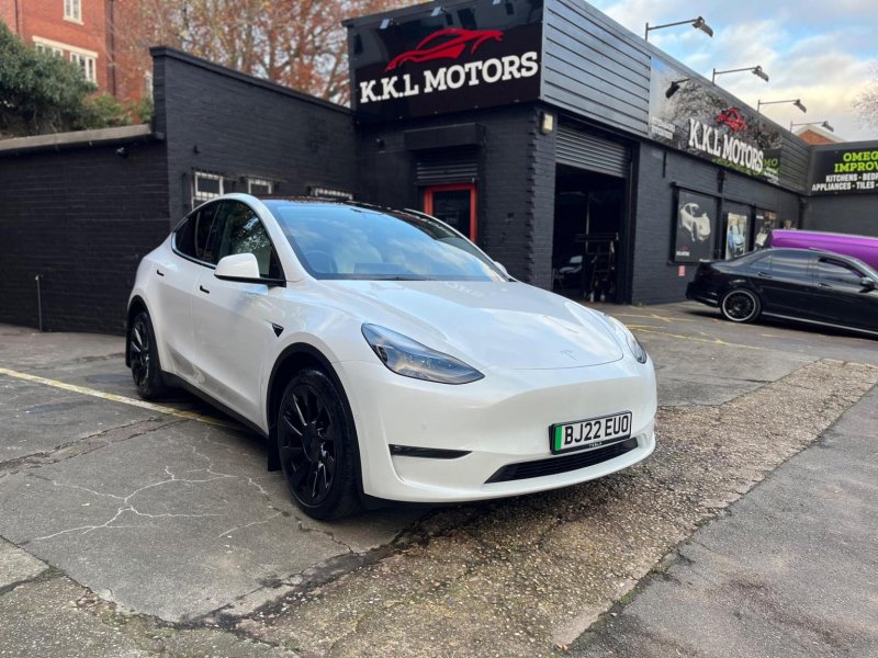TESLA MODEL Y