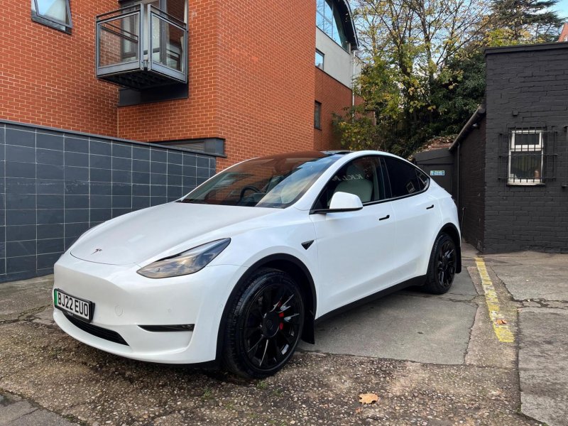 TESLA MODEL Y