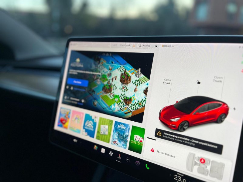 TESLA MODEL 3