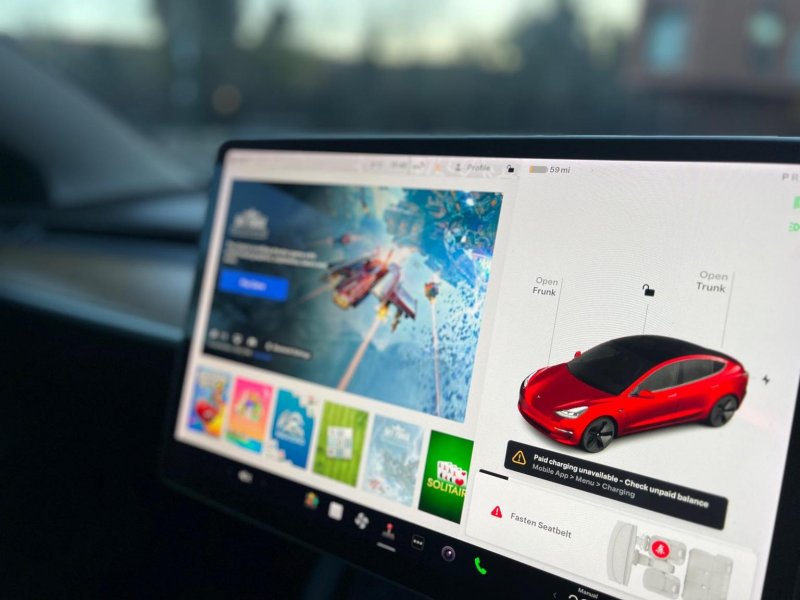 TESLA MODEL 3