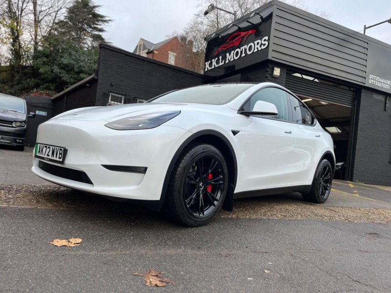 TESLA MODEL Y