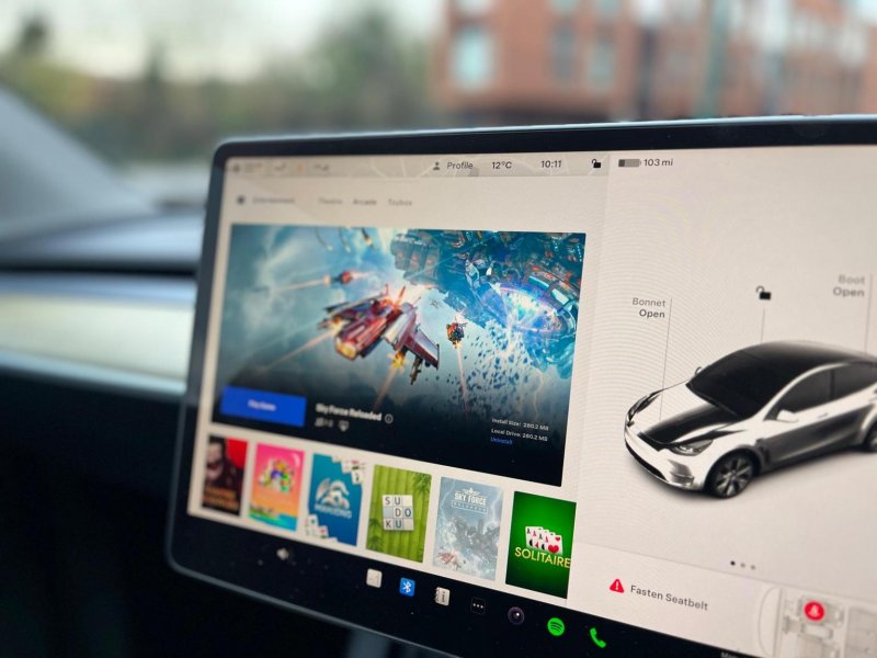 TESLA MODEL Y