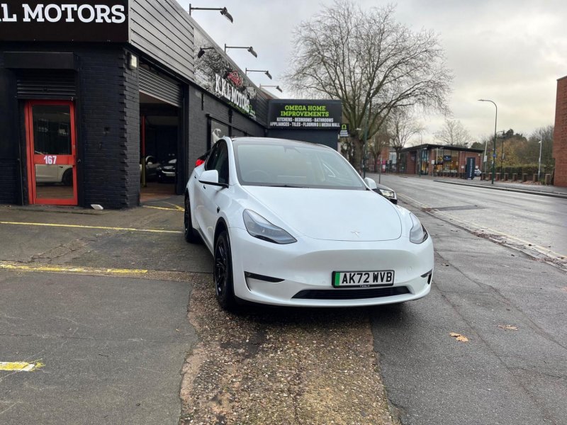 TESLA MODEL Y