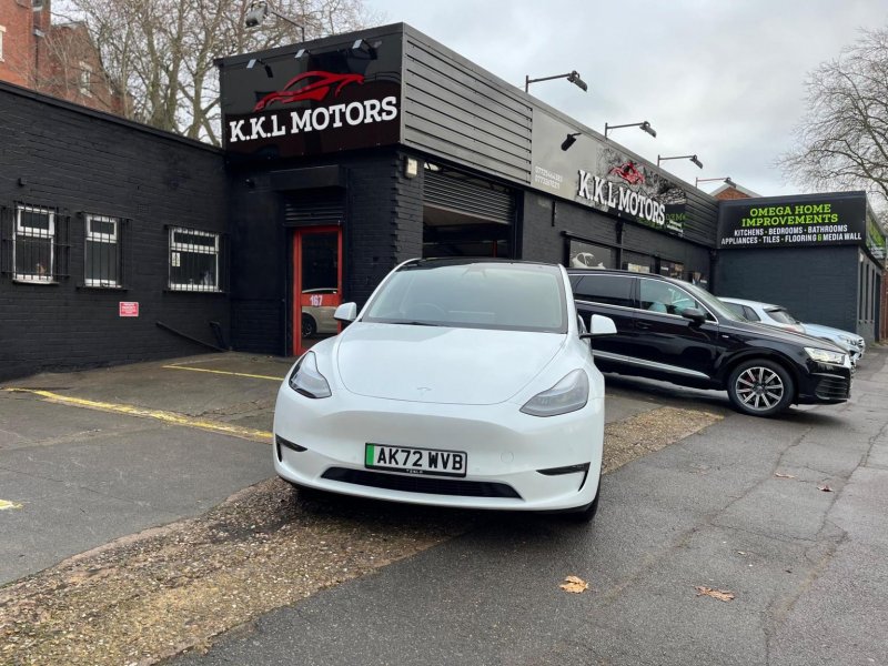 TESLA MODEL Y