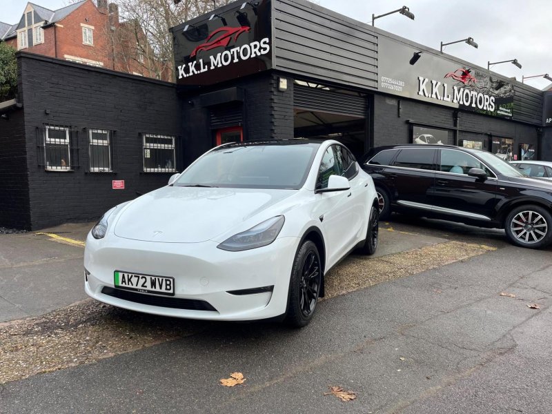 TESLA MODEL Y