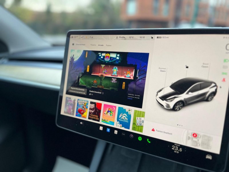 TESLA MODEL Y