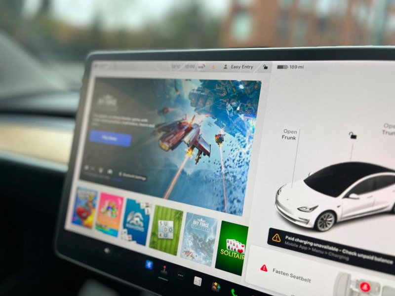 TESLA MODEL 3