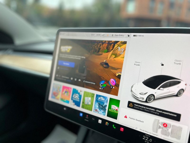 TESLA MODEL 3
