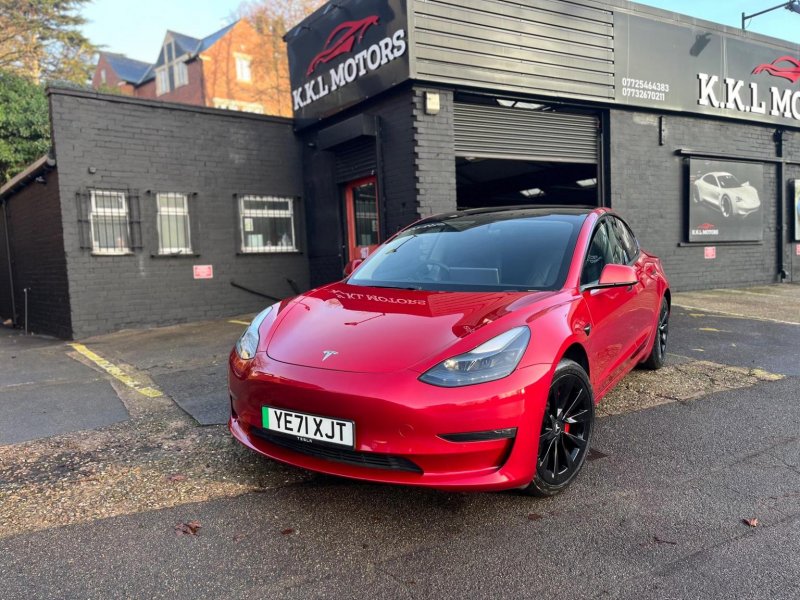 TESLA MODEL 3