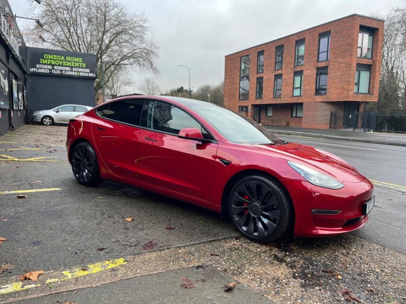TESLA MODEL 3