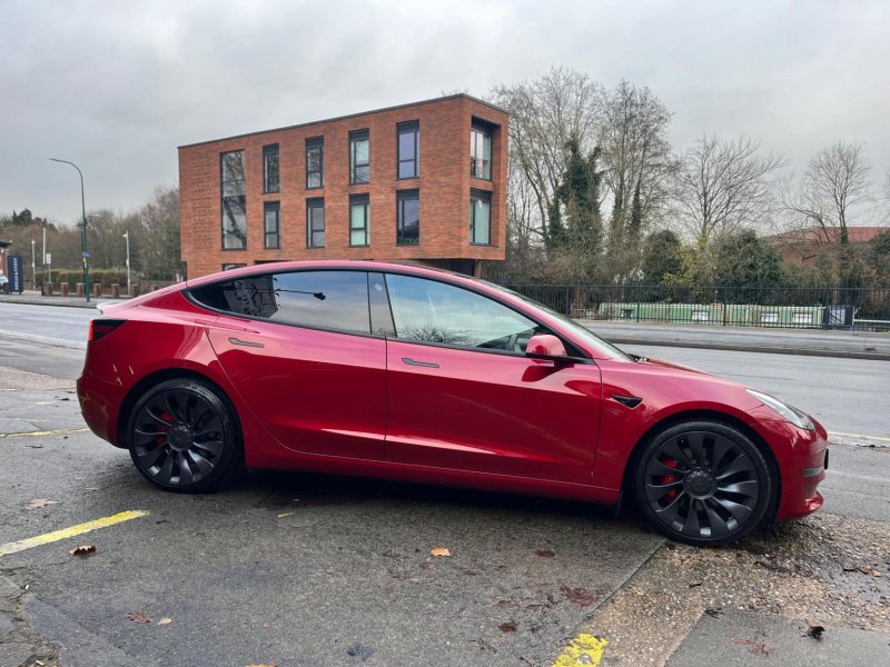 TESLA MODEL 3