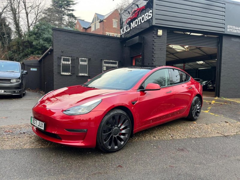 TESLA MODEL 3