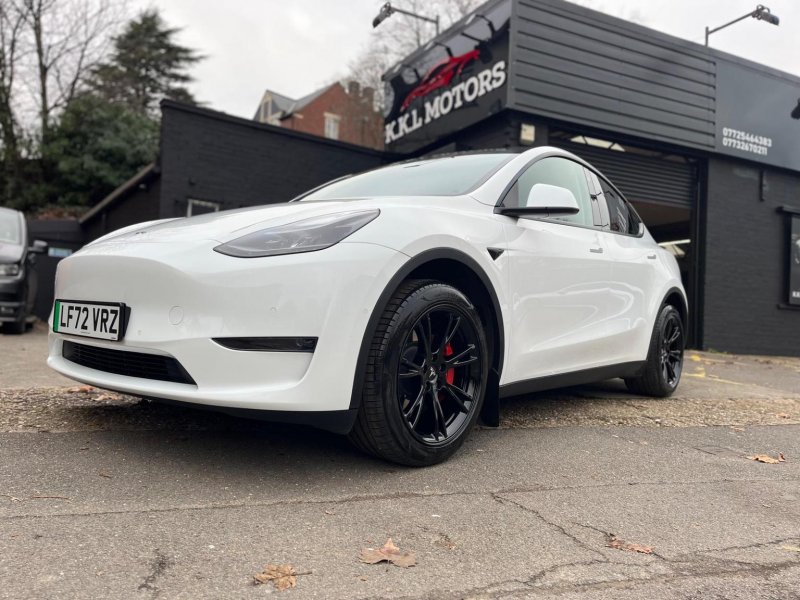 TESLA MODEL Y