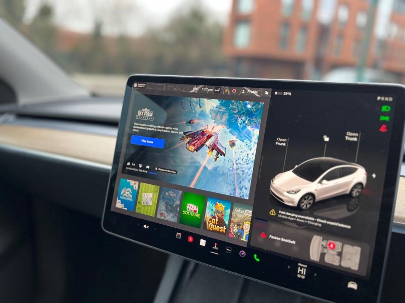TESLA MODEL Y
