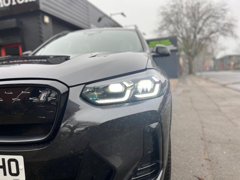 BMW IX3