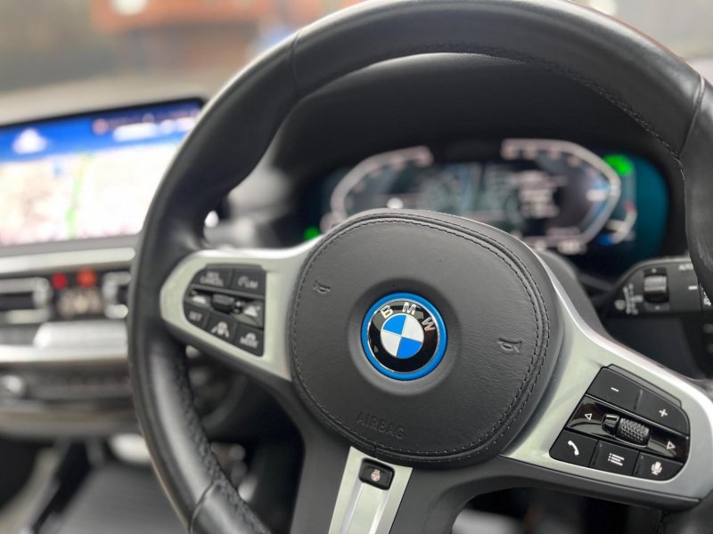 BMW IX3